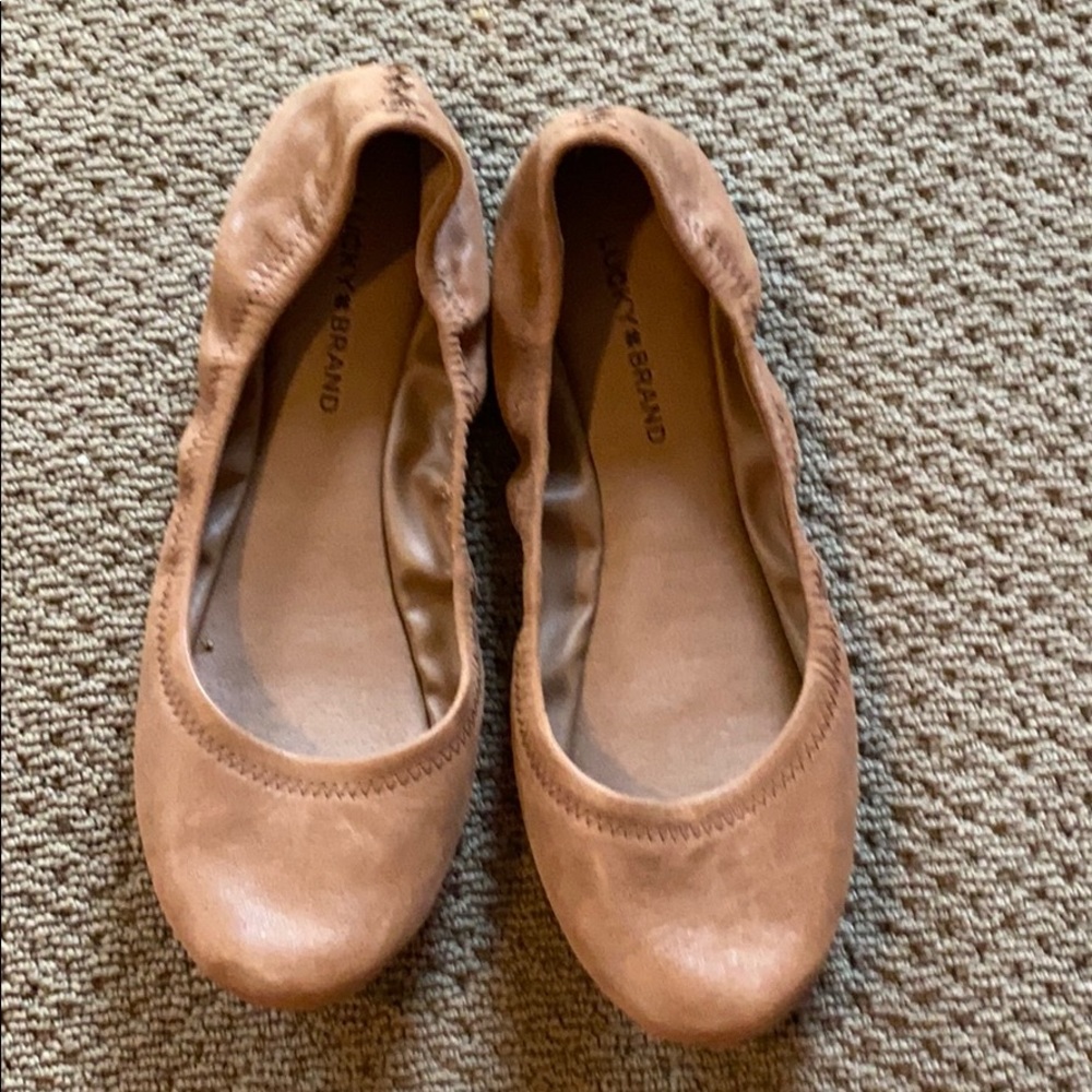 NWOT LUCKY FLATS
